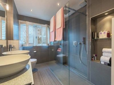 Clearview shutters dans salle de bain