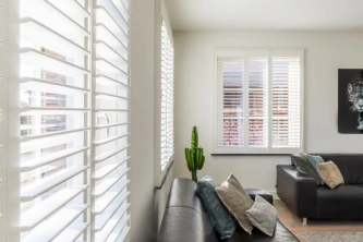 witte-shutters-als-basis-voor-het-interieur.jpg